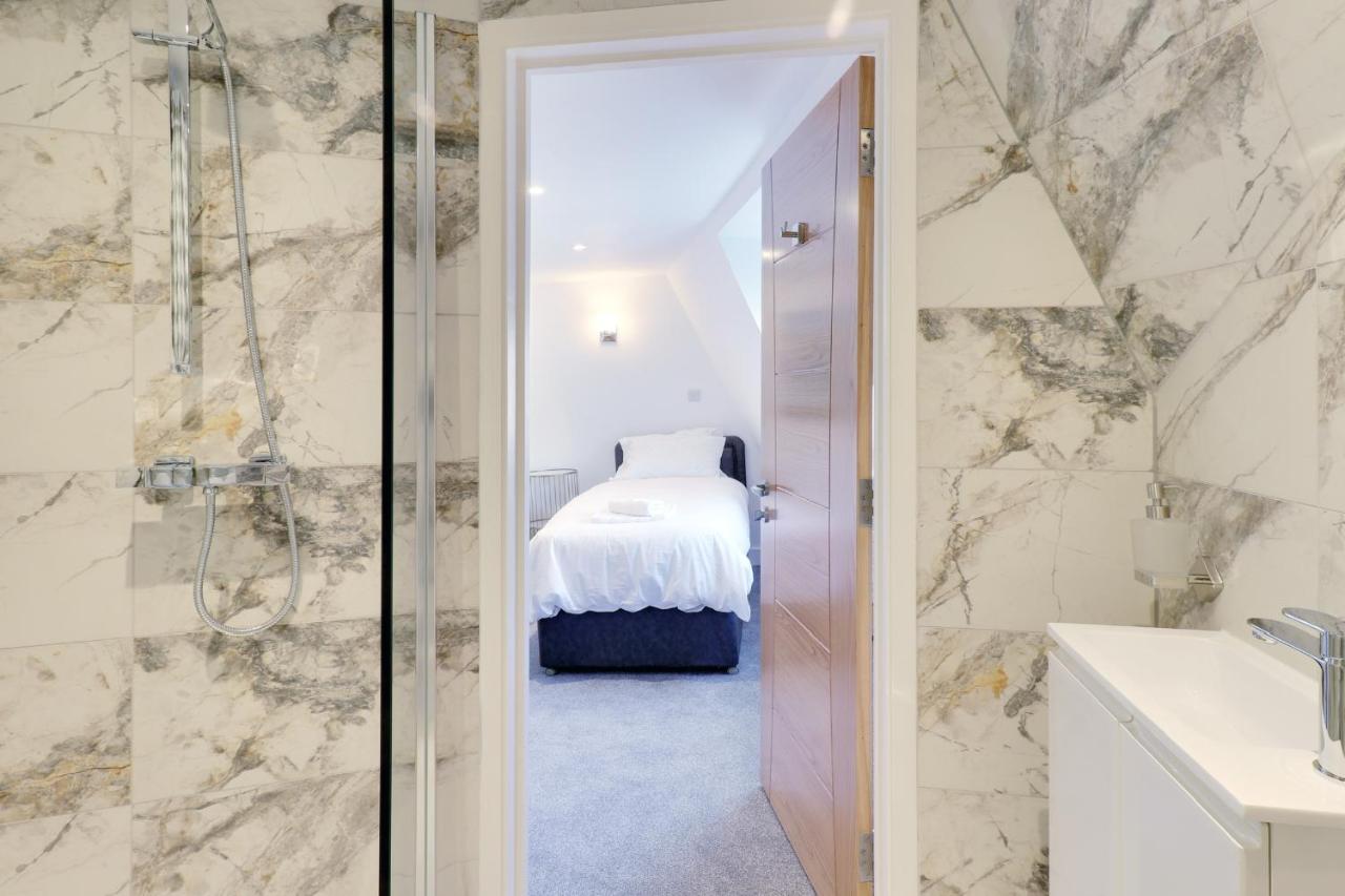 Master Accommodation Suite 9 Single Room With Roof Top Views Hastings Dış mekan fotoğraf